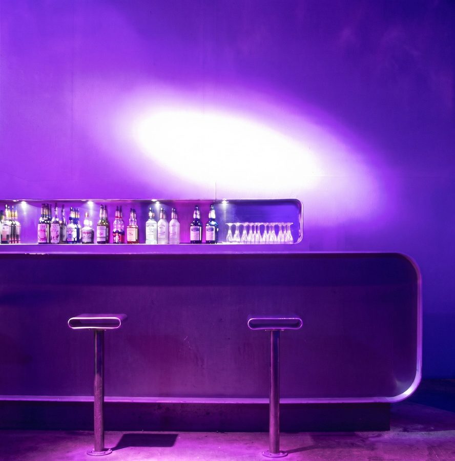 Comptoir violet lumineux